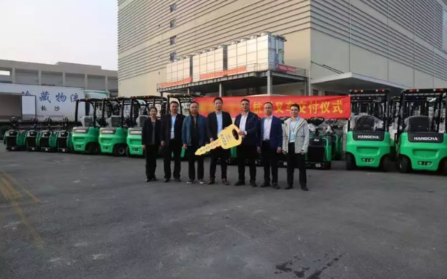 【強勢】杭叉集團交付湖南某大型冷庫58臺鋰電池叉車！